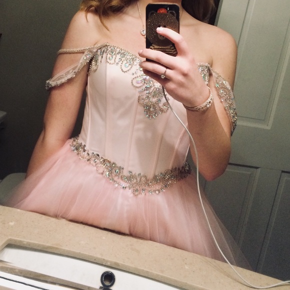 Off-shoulder beaded corset baby pink dress - Picture 7 of 7